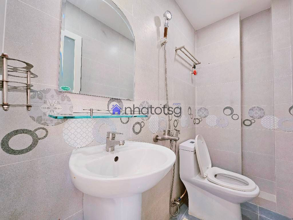 NGAY CHUNG CƯ HÀ ĐÔ - GIÁP SÂN BAY. SỔ VUÔNG ĐẸP, HOÀN CÔNG ĐẦY ĐỦ.