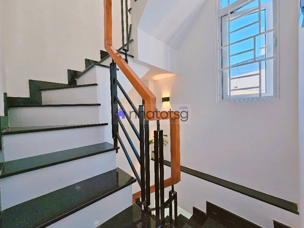 NGAY CHUNG CƯ HÀ ĐÔ - GIÁP SÂN BAY. SỔ VUÔNG ĐẸP, HOÀN CÔNG ĐẦY ĐỦ.