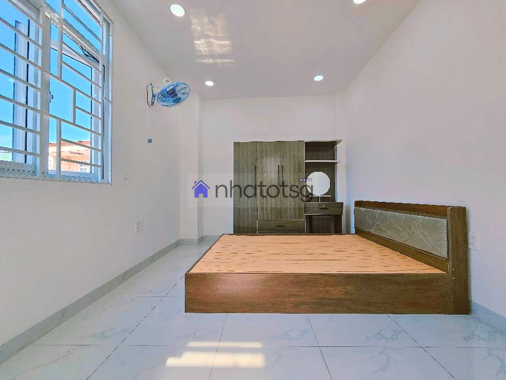 NGAY CHUNG CƯ HÀ ĐÔ - GIÁP SÂN BAY. SỔ VUÔNG ĐẸP, HOÀN CÔNG ĐẦY ĐỦ.