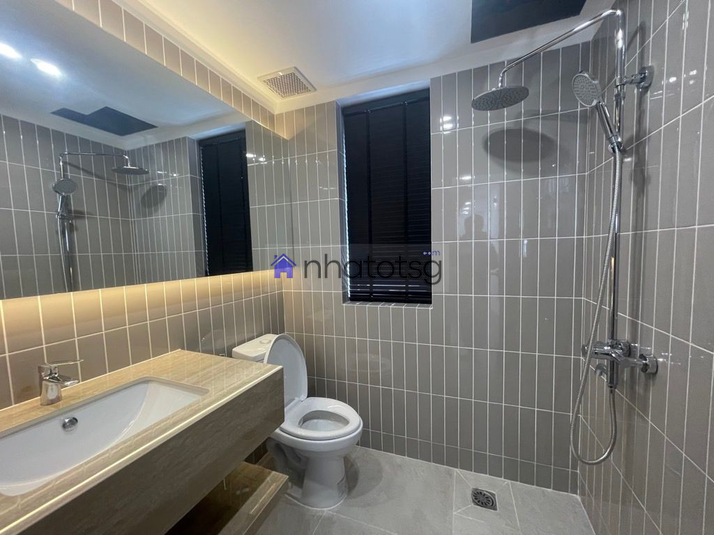 SIÊU PHẨM ĐẸP NHƯ TRANH - 4 TẦNG MỚI CỨNG. ÔTÔ ĐỖ CỬA. NGAY CV LÀNG HOA.