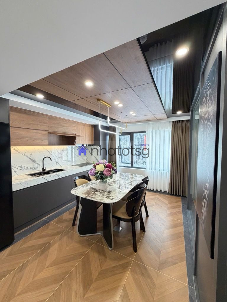 SIÊU PHẨM ĐẸP NHƯ TRANH - 4 TẦNG MỚI CỨNG. ÔTÔ ĐỖ CỬA. NGAY CV LÀNG HOA.