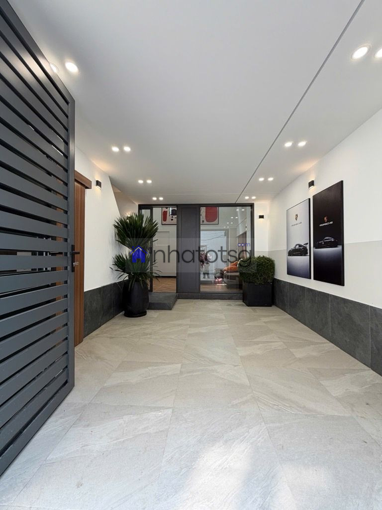 SIÊU PHẨM ĐẸP NHƯ TRANH - 4 TẦNG MỚI CỨNG. ÔTÔ ĐỖ CỬA. NGAY CV LÀNG HOA.