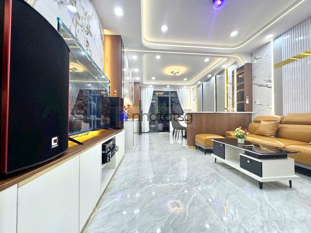 NHÀ ĐẸP FULL NỘI THẤT - NGAY SÂN BÓNG NGUYỄN VĂN LƯỢNG - SÁT VÁCH LOTTE, CITYLAND