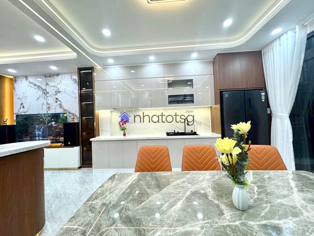 NHÀ ĐẸP FULL NỘI THẤT - NGAY SÂN BÓNG NGUYỄN VĂN LƯỢNG - SÁT VÁCH LOTTE, CITYLAND