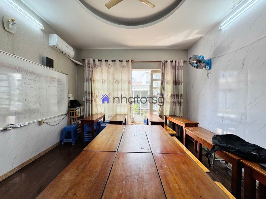 Hẻm xe hơi 4 chỗ vào tận nhà - Khu an ninh dân trí cao, đối diện UBND Gò Vấp.