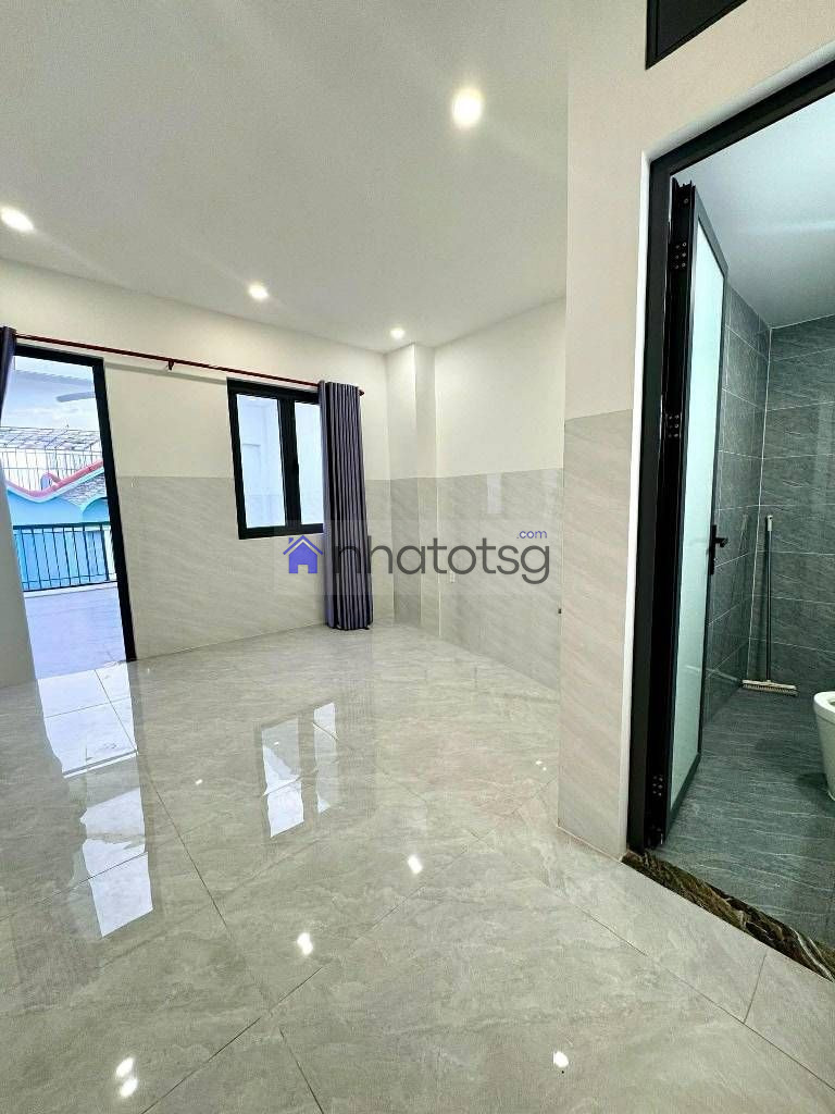 Hẻm Xe tải tránh, sạch đẹp. Có giếng trời rất sáng và thoáng khí. Khu vực an ninh, yên tĩnh.