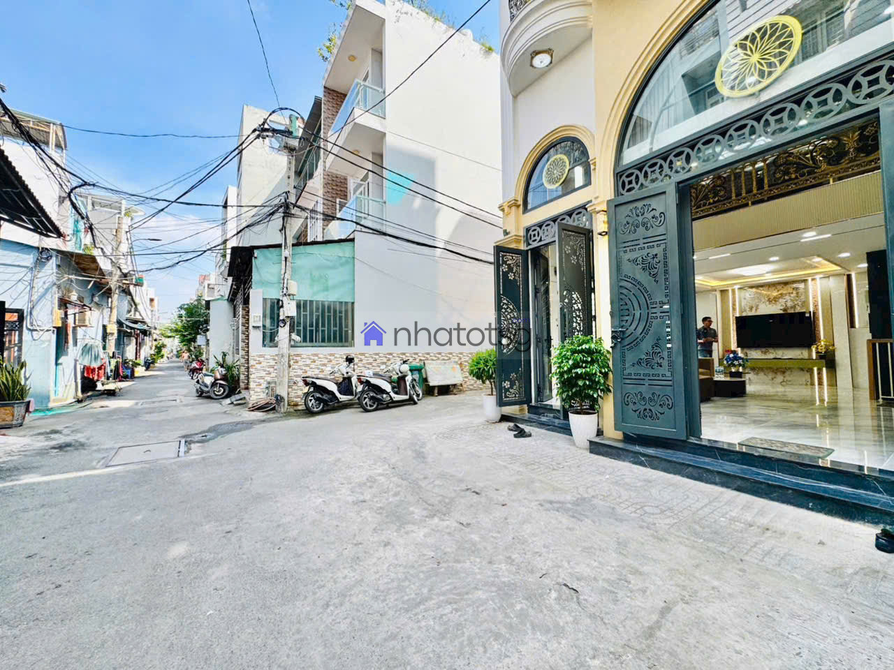 Căn góc, đường 5m ô tô ngủ trong nhà. Gần chợ Tân Sơn.