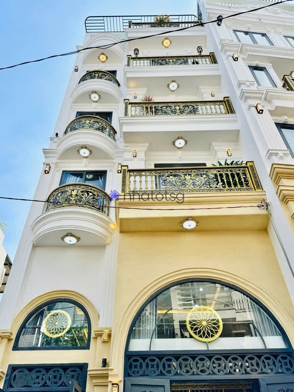 Căn góc, đường 5m ô tô ngủ trong nhà. Gần chợ Tân Sơn.