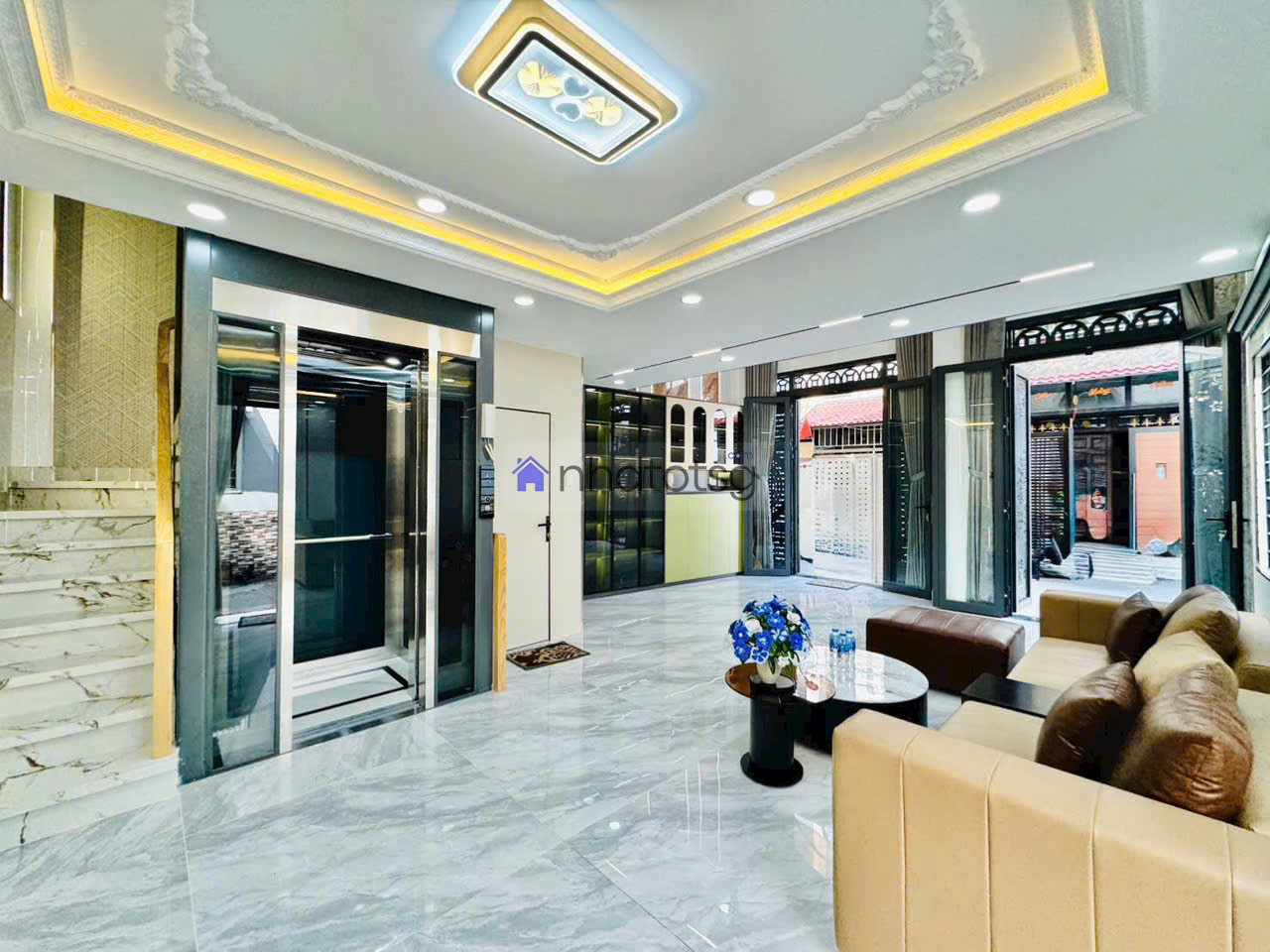 Căn góc, đường 5m ô tô ngủ trong nhà. Gần chợ Tân Sơn.