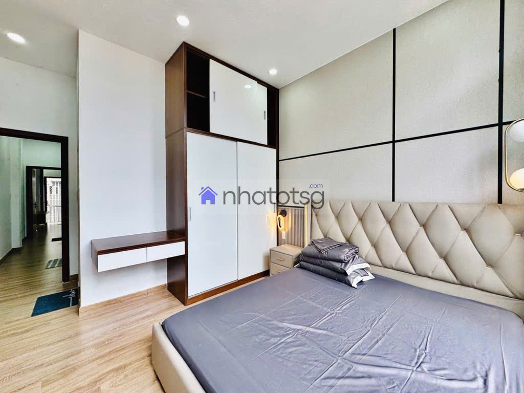 Nhà mới đẹp - 3 tầng - hẻm xe hơi - nở hậu - 2 mặt hẻm - sát Sân Bay. ( Đã bán)