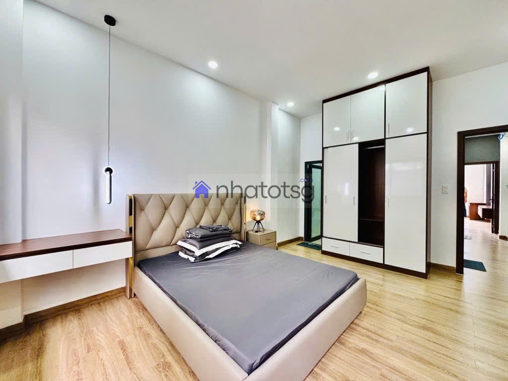 Nhà mới đẹp - 3 tầng - hẻm xe hơi - nở hậu - 2 mặt hẻm - sát Sân Bay. ( Đã bán)