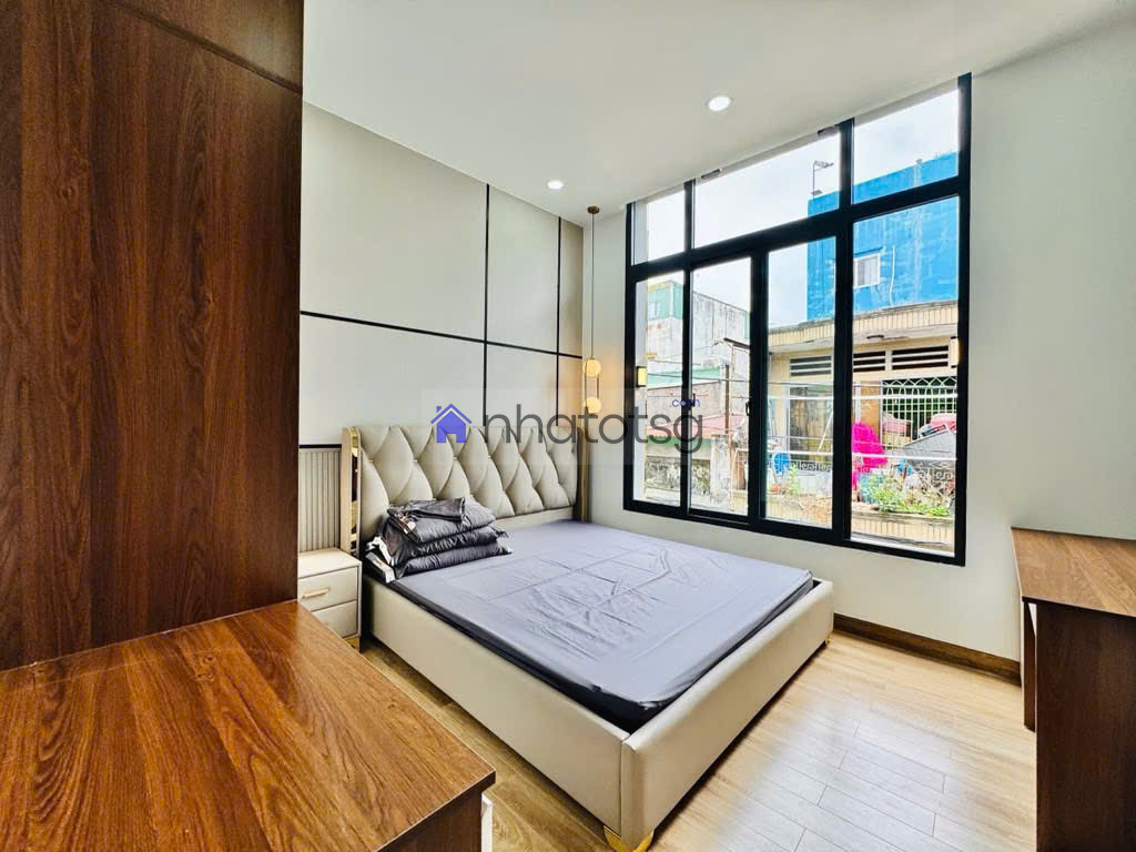 Nhà mới đẹp - 3 tầng - hẻm xe hơi - nở hậu - 2 mặt hẻm - sát Sân Bay. ( Đã bán)