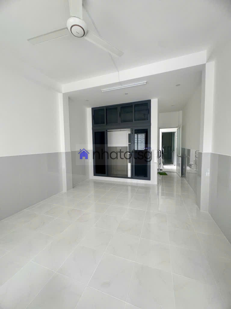 Hoàn công đủ, vuông vức, vài bước ra hẻm xe hơi thông khắp ngã, gần BV 175, công viên Gia Định, sân bay Tân Sơn Nhất.( Đã bán)