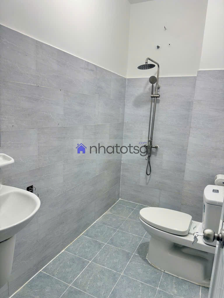 Hoàn công đủ, vuông vức, vài bước ra hẻm xe hơi thông khắp ngã, gần BV 175, công viên Gia Định, sân bay Tân Sơn Nhất.( Đã bán)