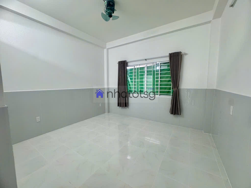 Căn góc hẻm xe hơi. Giáp Bình Thạnh & Phú Nhuận. Gần Sân Bay TSN, chợ Cây Quéo.