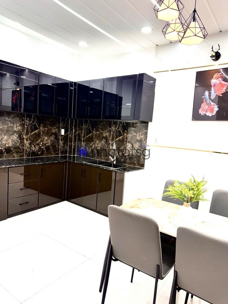 NHÀ ĐẸP - KIÊN CỐ - GIÁ TỐT - NGAY VINCOM - VIEW MÁY BAY ( ĐÃ BÁN)