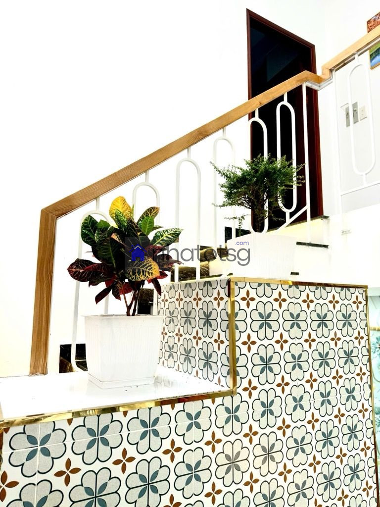 NHÀ ĐẸP - KIÊN CỐ - GIÁ TỐT - NGAY VINCOM - VIEW MÁY BAY ( ĐÃ BÁN)