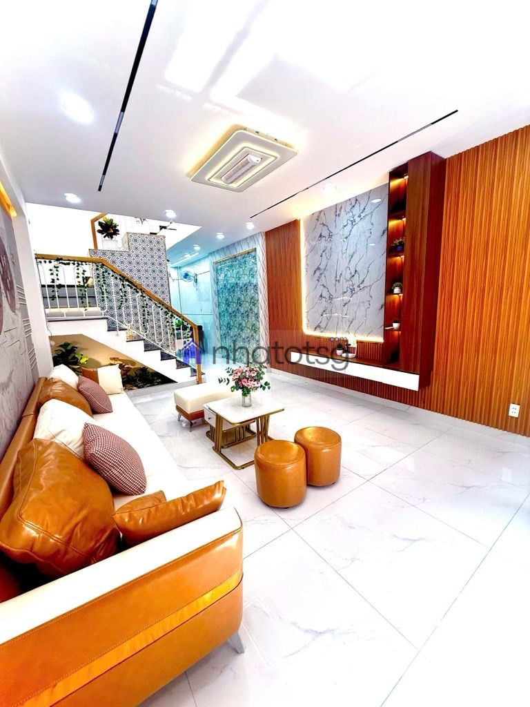 NHÀ ĐẸP - KIÊN CỐ - GIÁ TỐT - NGAY VINCOM - VIEW MÁY BAY ( ĐÃ BÁN)