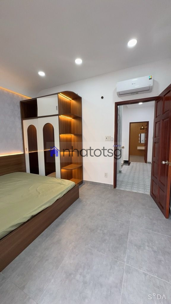 NHÀ ĐẸP - KIÊN CỐ - GIÁ TỐT - NGAY VINCOM - VIEW MÁY BAY ( ĐÃ BÁN)