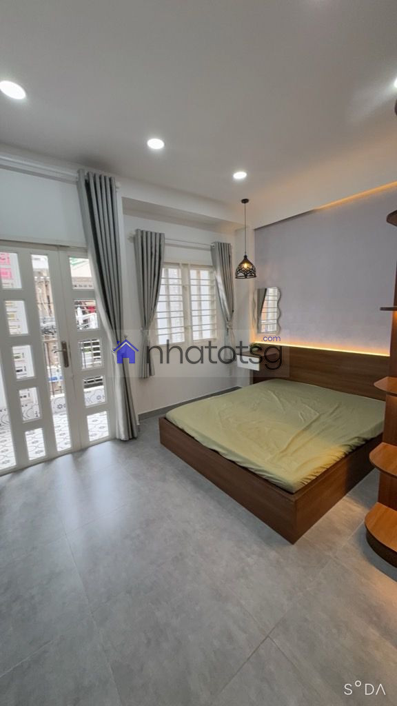 NHÀ ĐẸP - KIÊN CỐ - GIÁ TỐT - NGAY VINCOM - VIEW MÁY BAY ( ĐÃ BÁN)