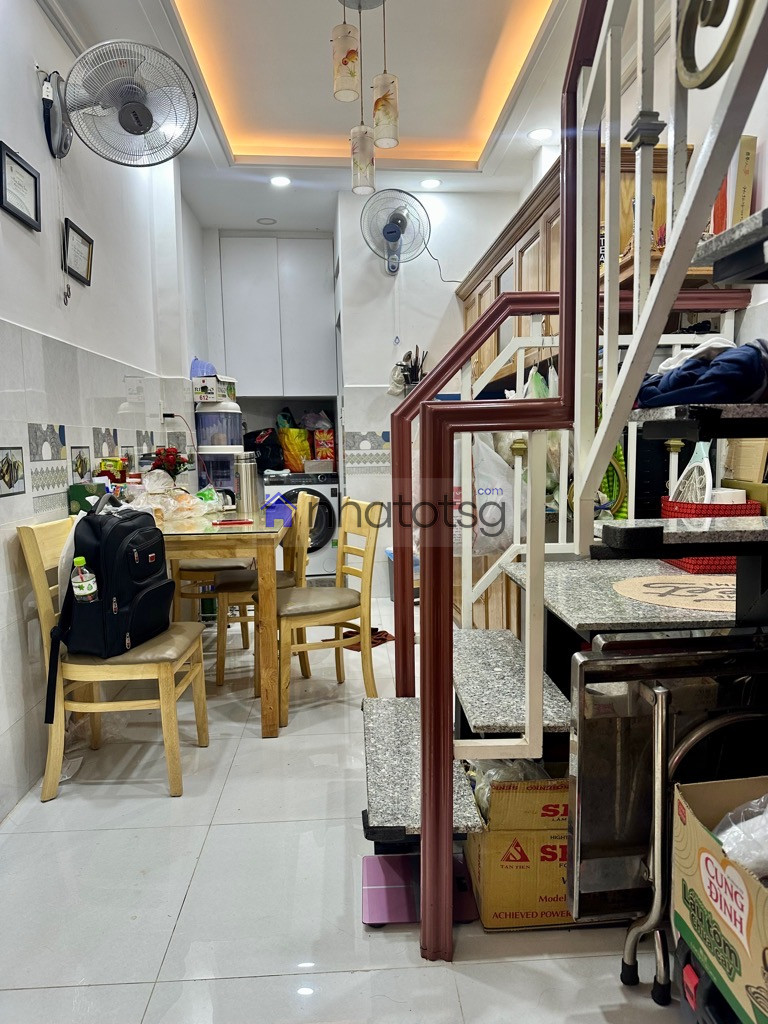 NHỎ ĐẸP - ĐẦY ĐỦ CÔNG NĂNG - HẺM TRƯỚC NHÀ 3M - 2TẦNG