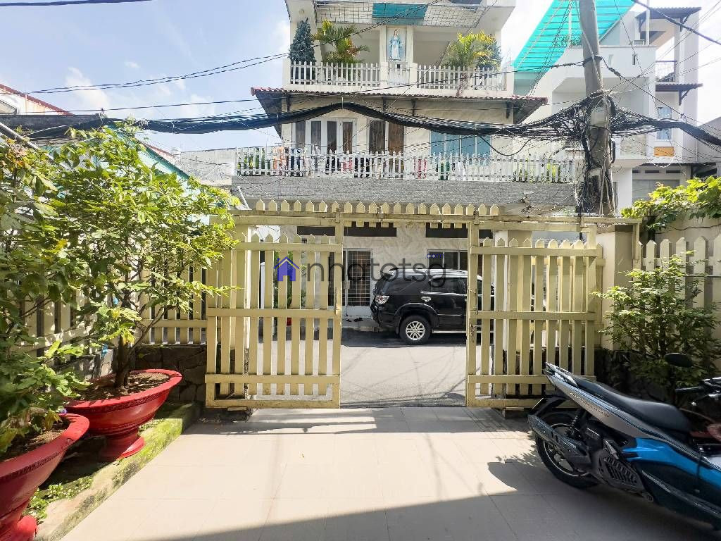 BÁN ĐẤT TẶNG BIỆT THỰ - CÁCH MẶT TIỀN VÀI CĂN – KHU VIP YÊN TĨNH