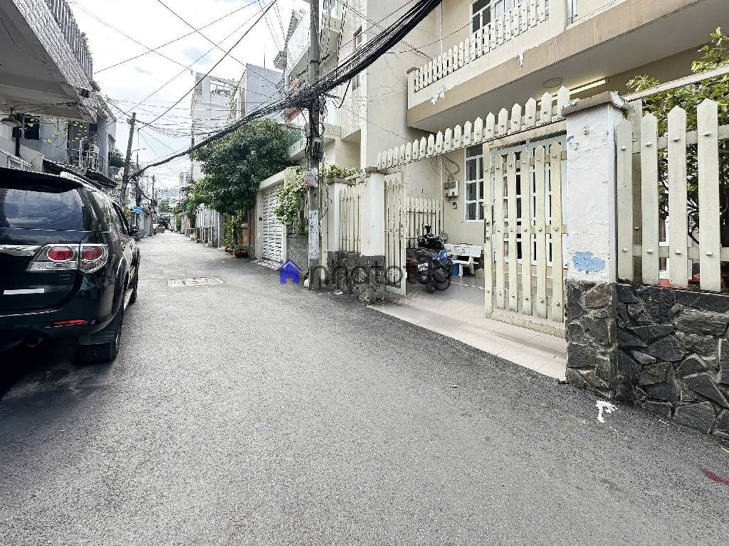 BÁN ĐẤT TẶNG BIỆT THỰ - CÁCH MẶT TIỀN VÀI CĂN – KHU VIP YÊN TĨNH