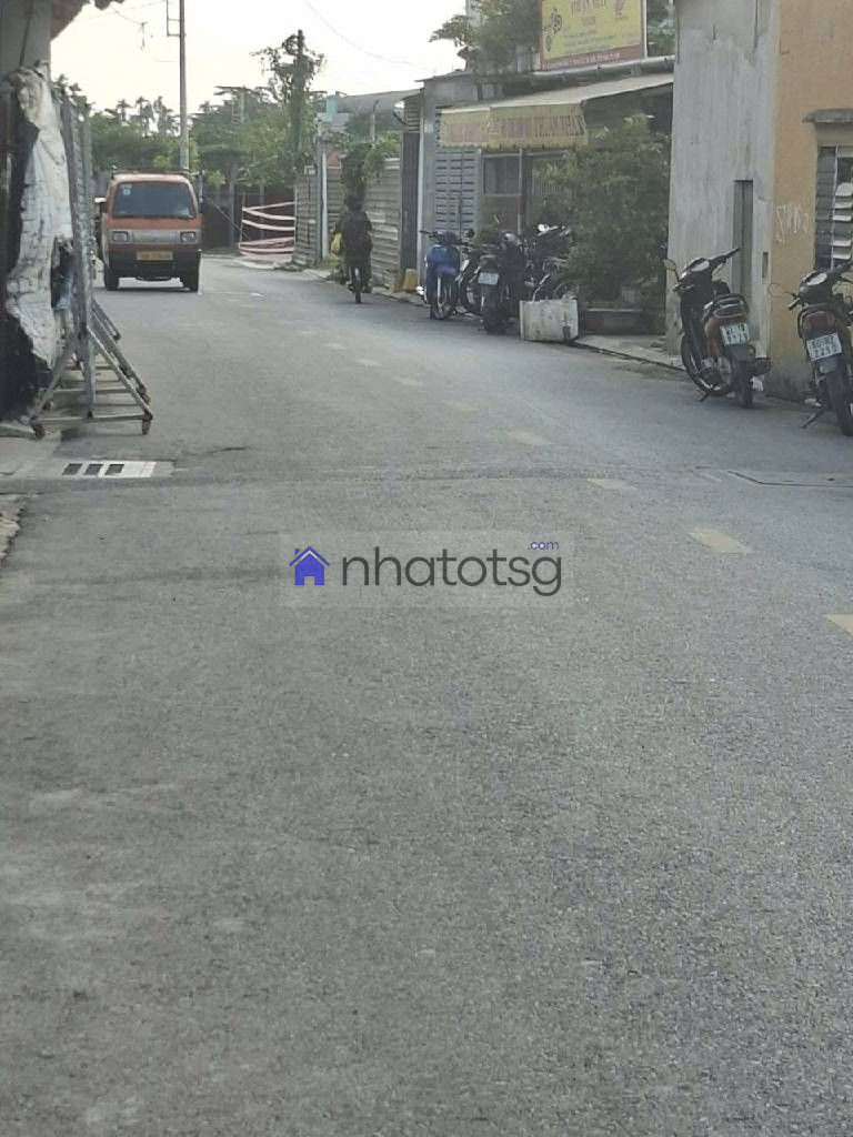 VỊ TRÍ ĐẸP GẦN TRƯỜNG HỌC GẦN CHỢ, ĐƯỜNG NHỰA 8M THÔNG.