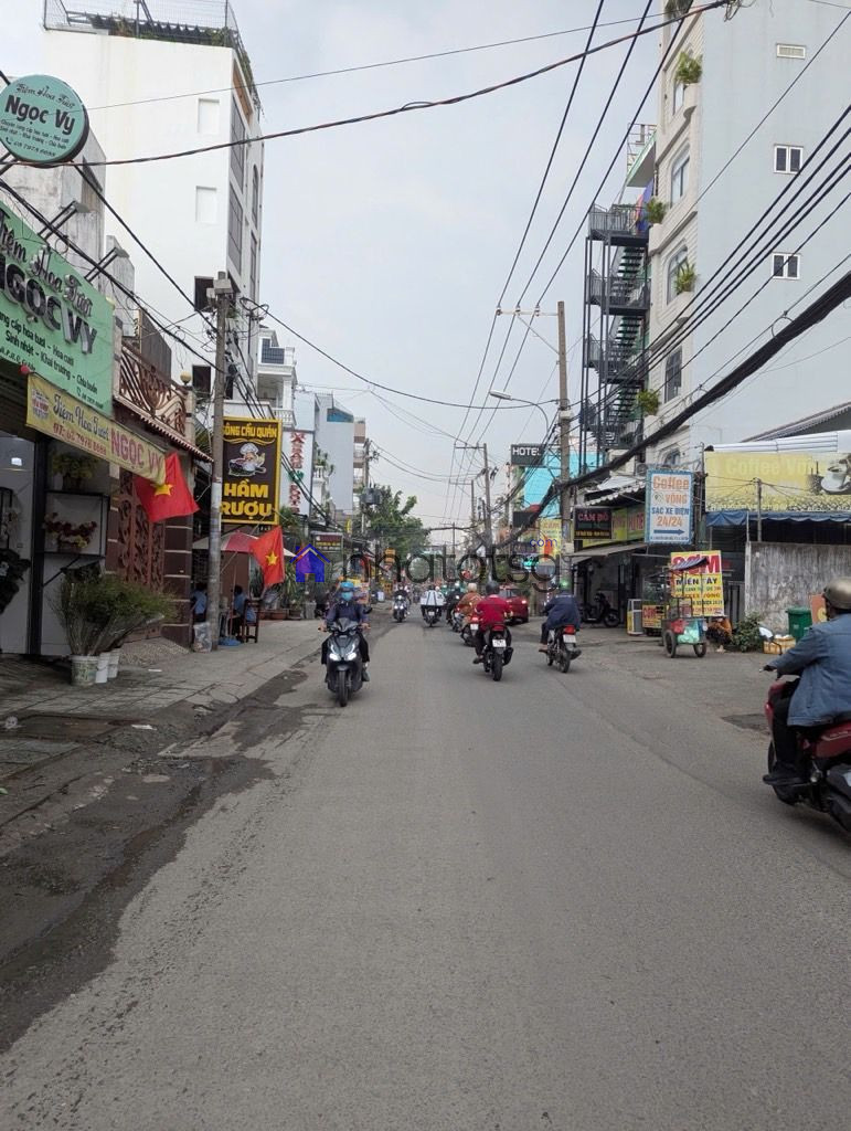 MẶT TIỀN KINH DOANH - CÓ VỈA HÈ - NGANG ĐẸP GẦN 7M - NHÀ 3 TẦNG TIỆN SỮA CHỬA MỚI