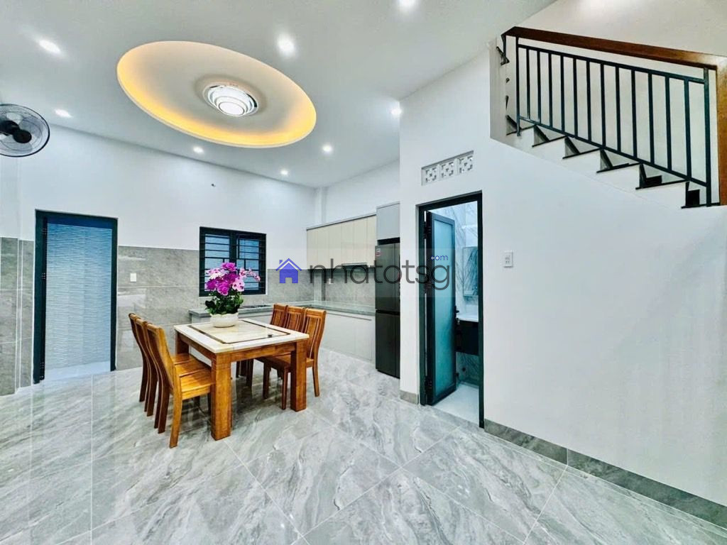 NHÀ ĐẸP XÂY MỚI CẠNH NGÃ TƯ THỐNG NHẤT - QUANG TRUNG