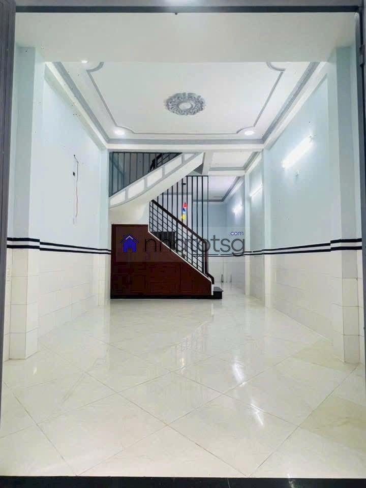 KHU YÊN TĨNH, ĐI LẠI THUẬN TIỆN, GẦN CHỢ, TRƯỜNG HỌC.