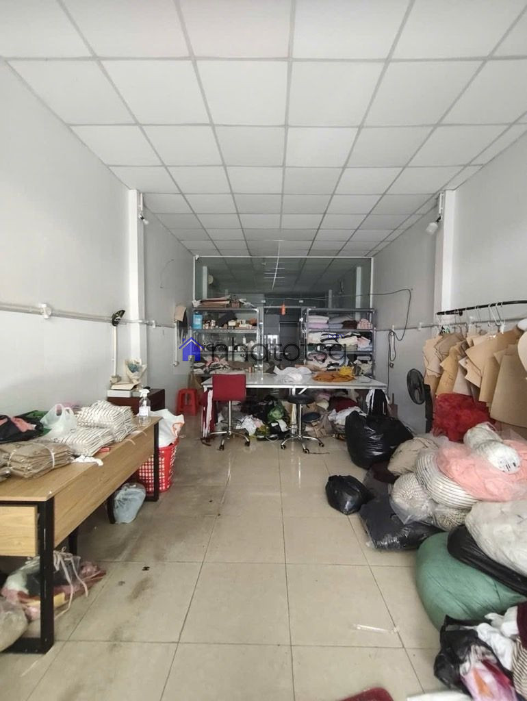 HXT THÔNG. CÁCH MT 100M. NHÀ ĐANG CHO THUÊ 7 TRIỆU/ THÁNG.