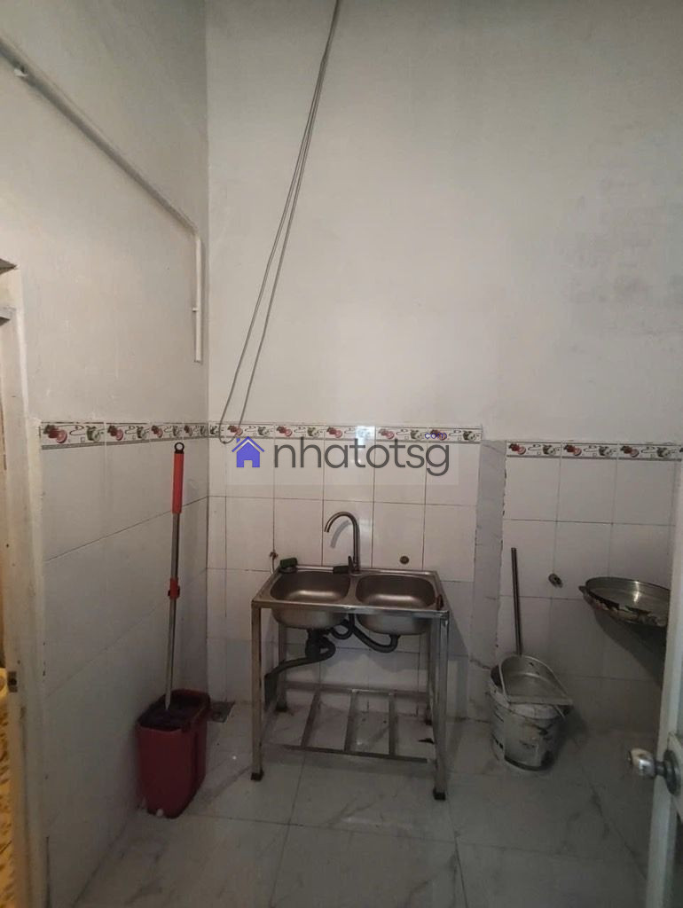 HXT THÔNG. CÁCH MT 100M. NHÀ ĐANG CHO THUÊ 7 TRIỆU/ THÁNG.