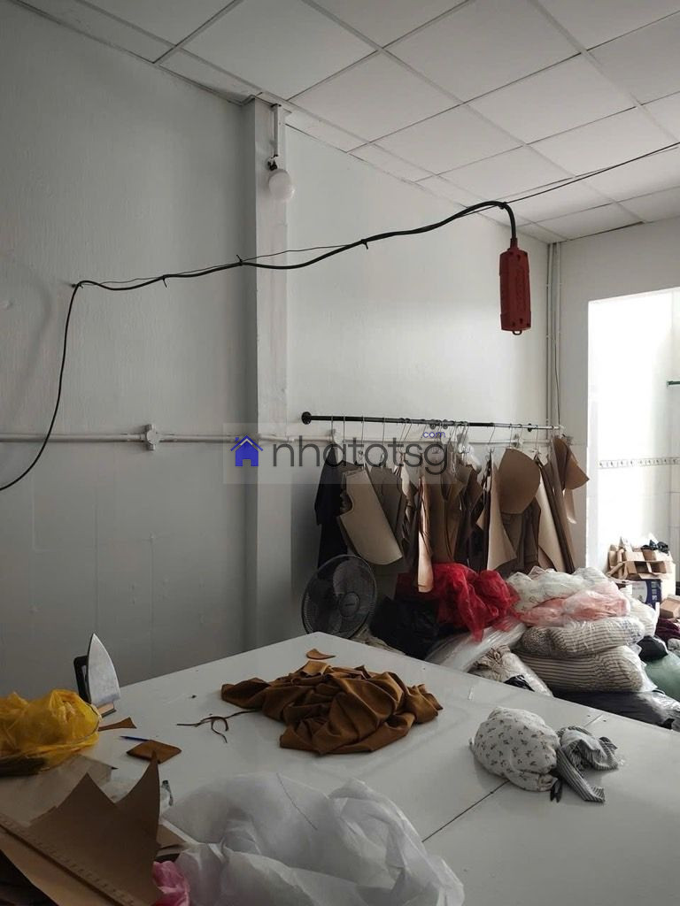 HXT THÔNG. CÁCH MT 100M. NHÀ ĐANG CHO THUÊ 7 TRIỆU/ THÁNG.