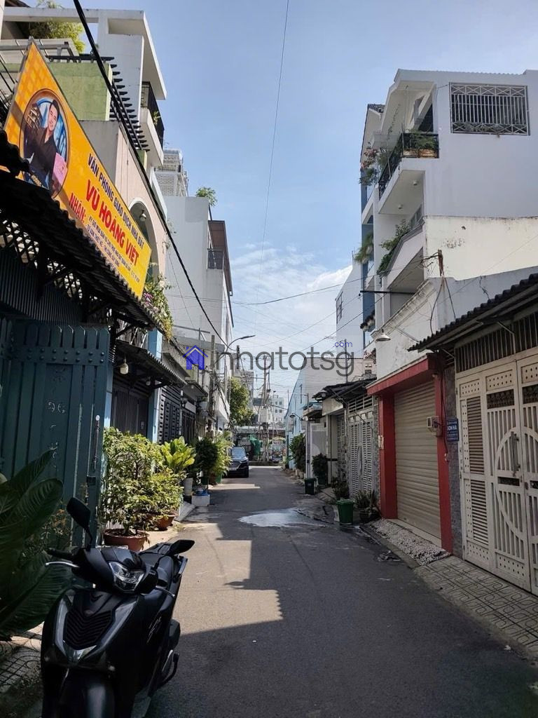 HXT THÔNG. CÁCH MT 100M. NHÀ ĐANG CHO THUÊ 7 TRIỆU/ THÁNG.