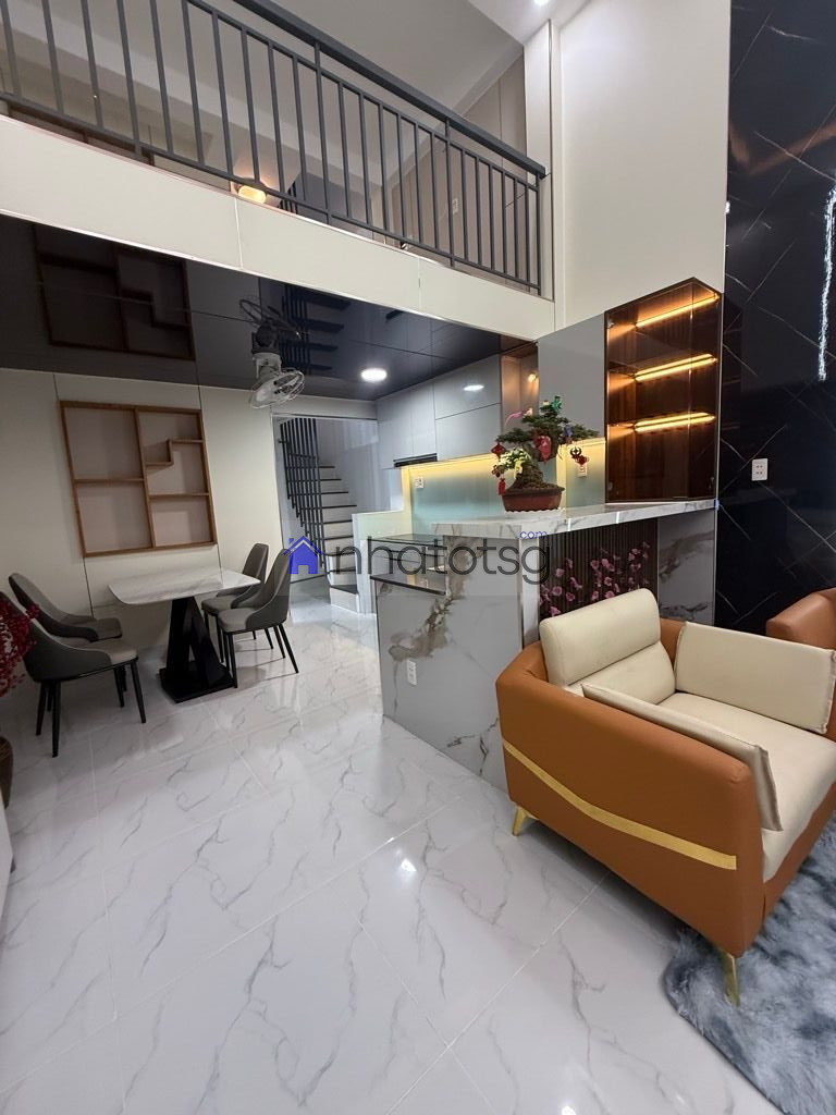 NHÀ 3 TẦNG, NỘI THẤT CAO CẤP, THIẾT KẾ HIỆN ĐẠI, SANG TRỌNG, KHÔNG GIAN THOÁNG MÁT.