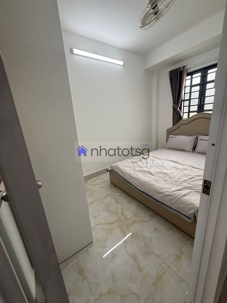 NHÀ 3 TẦNG, NỘI THẤT CAO CẤP, THIẾT KẾ HIỆN ĐẠI, SANG TRỌNG, KHÔNG GIAN THOÁNG MÁT.