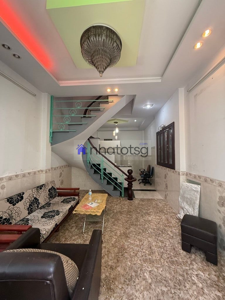 VỊ TRÍ TRUNG TÂM, GẦN BỆNH VIỆN HỒNG ĐỨC. NHÀ ĐANG SỬA, HOÀN THIỆN FULL NỘI THẤT.