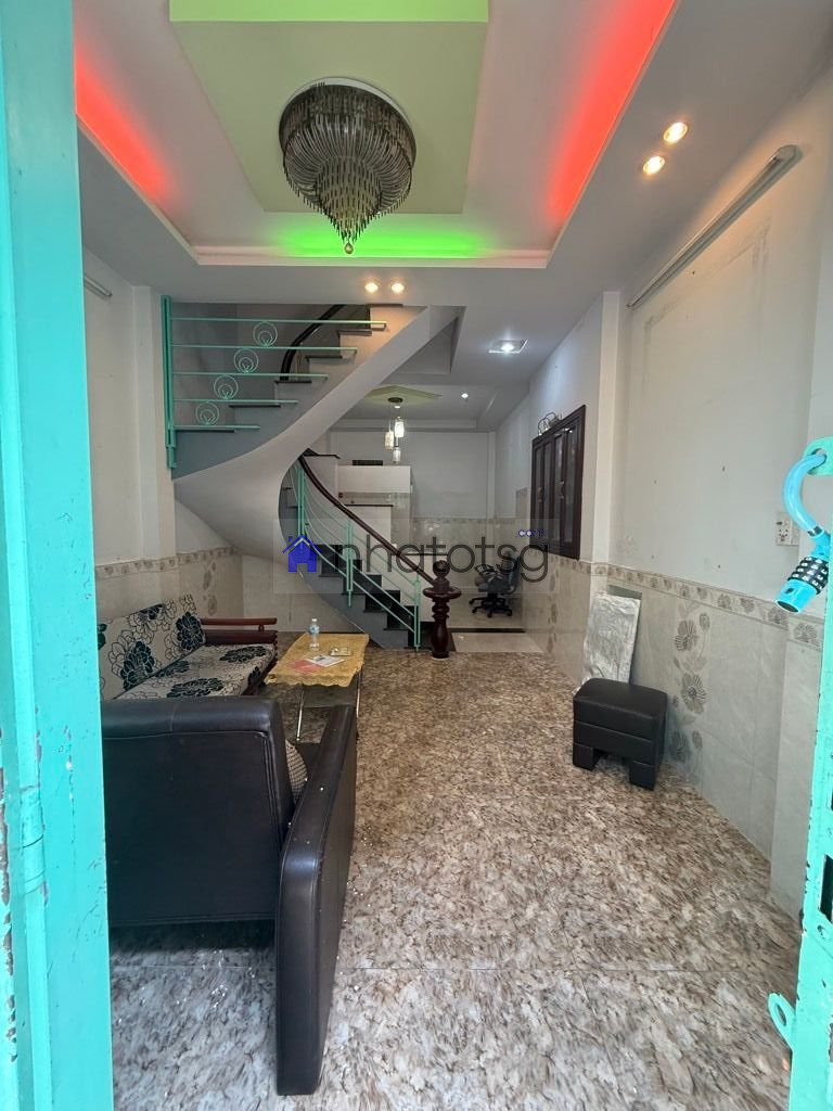 VỊ TRÍ TRUNG TÂM, GẦN BỆNH VIỆN HỒNG ĐỨC. NHÀ ĐANG SỬA, HOÀN THIỆN FULL NỘI THẤT.