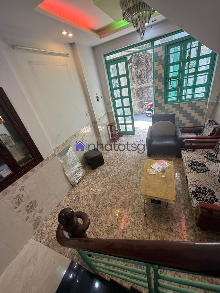 VỊ TRÍ TRUNG TÂM, GẦN BỆNH VIỆN HỒNG ĐỨC. NHÀ ĐANG SỬA, HOÀN THIỆN FULL NỘI THẤT.