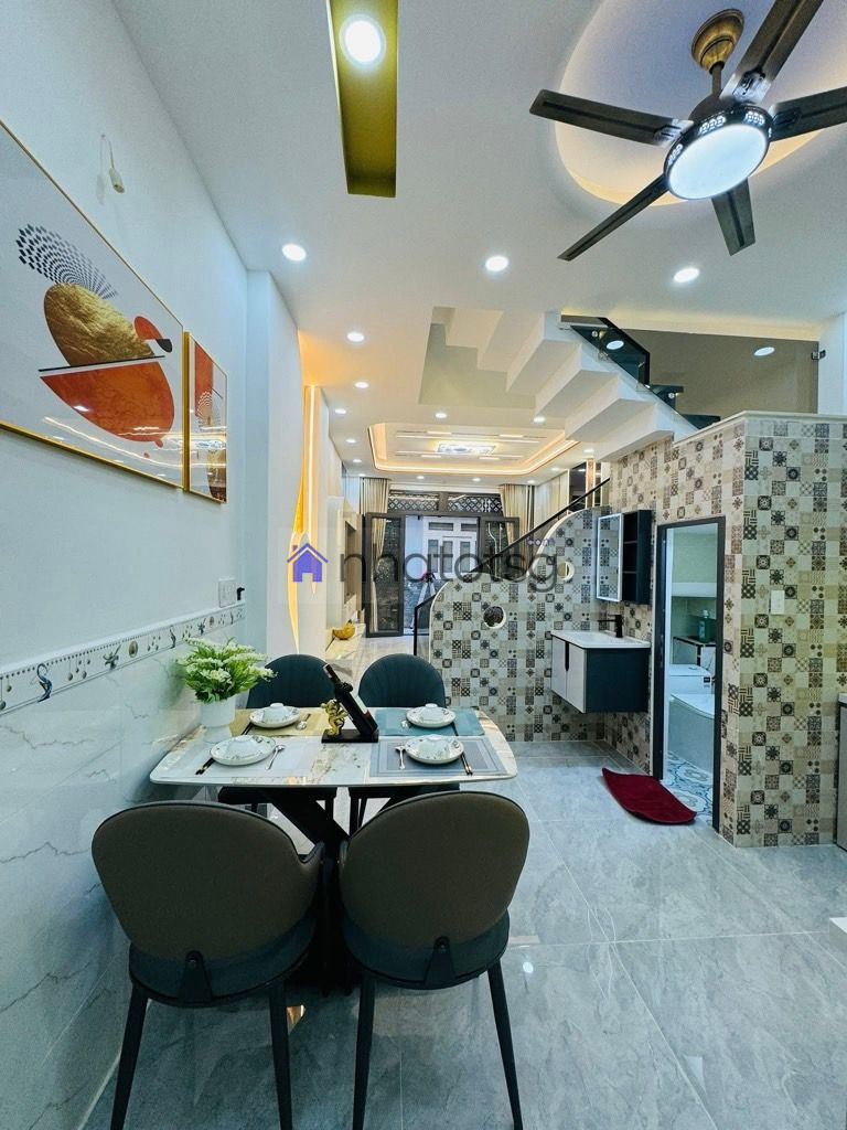 SAU CĂN TIỀN. GẦN TRƯỜNG HỌC CẤP CẤP 1 ĐẶNG THỊ TRÂM, CẤP 2 TÂN SƠN. GẦN SIÊU THỊ EMART.