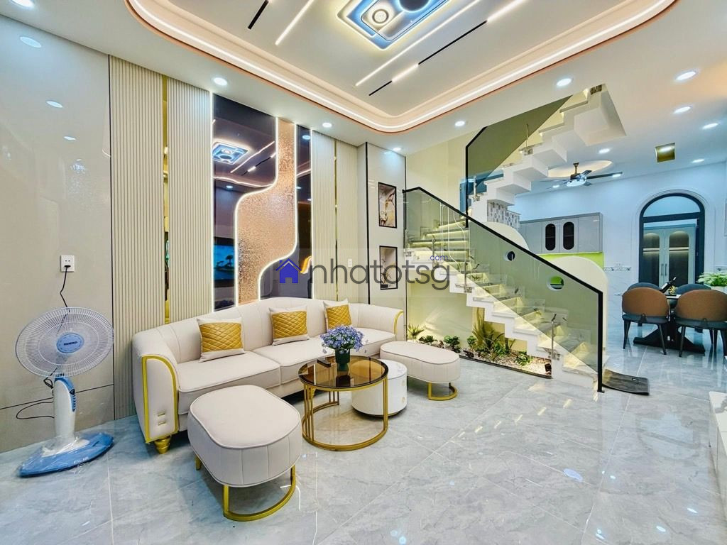 SAU CĂN TIỀN. GẦN TRƯỜNG HỌC CẤP CẤP 1 ĐẶNG THỊ TRÂM, CẤP 2 TÂN SƠN. GẦN SIÊU THỊ EMART.