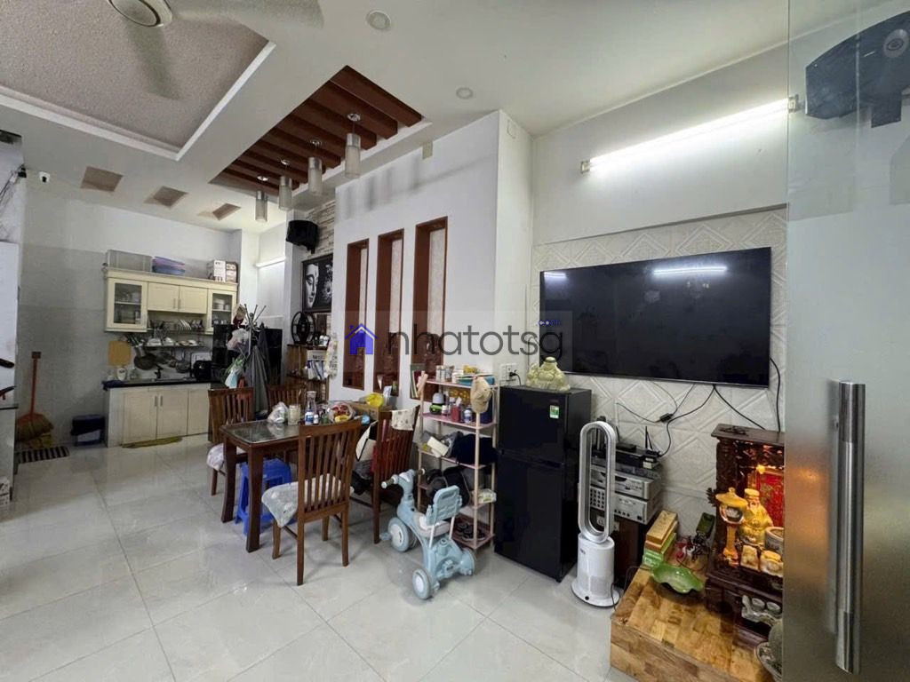 NHÀ ĐẸP, VUÔNG VỨT, KẾT CẤU VỮNG CHẮC.