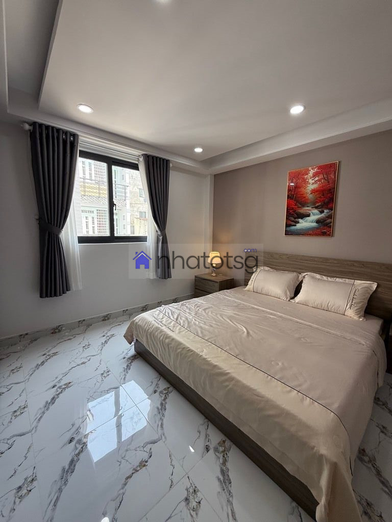 NGAY CÔNG VIÊN LÀNG HOA, HẺM XE HƠI, SÁT MẶT TIỀN, NHÀ 5 TẦNG, XÂY MỚI 100%