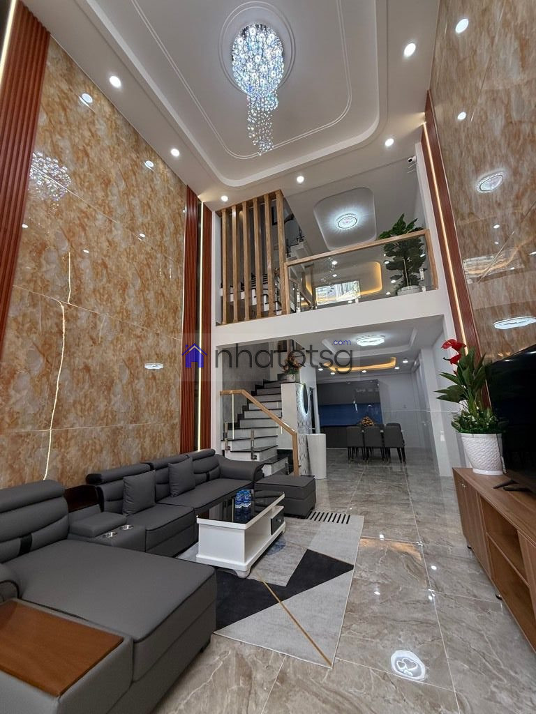 NGAY CÔNG VIÊN LÀNG HOA, HẺM XE HƠI, SÁT MẶT TIỀN, NHÀ 5 TẦNG, XÂY MỚI 100%