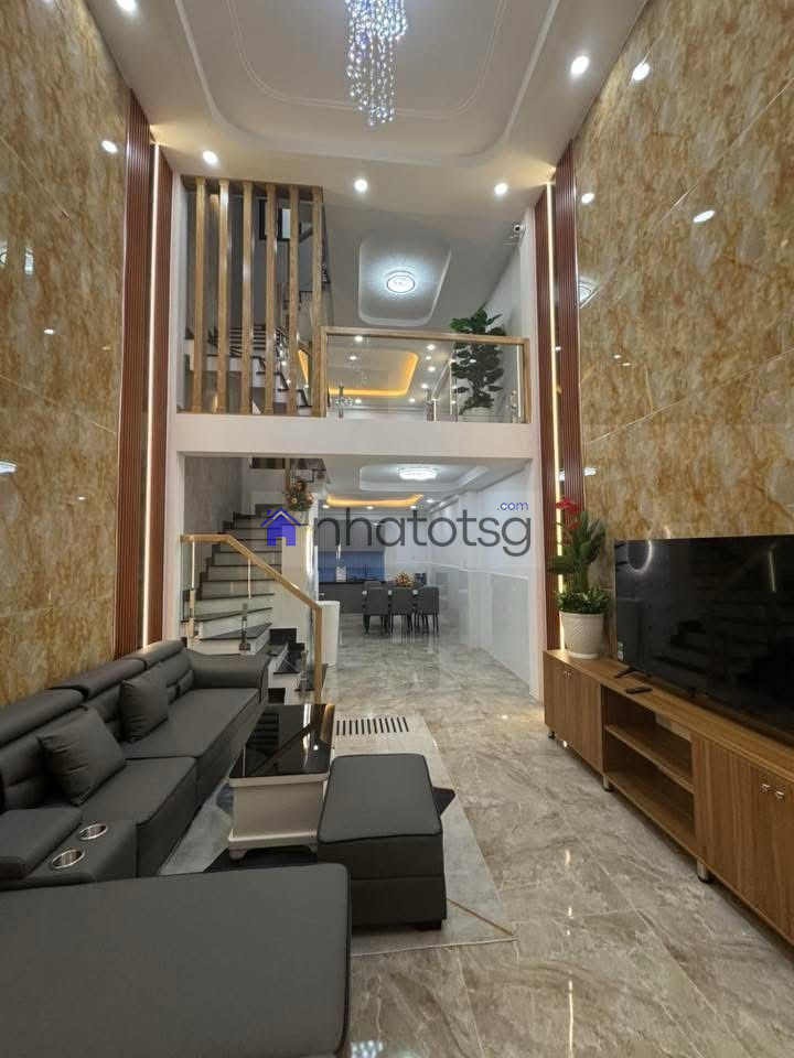 NGAY CÔNG VIÊN LÀNG HOA, HẺM XE HƠI, SÁT MẶT TIỀN, NHÀ 5 TẦNG, XÂY MỚI 100%