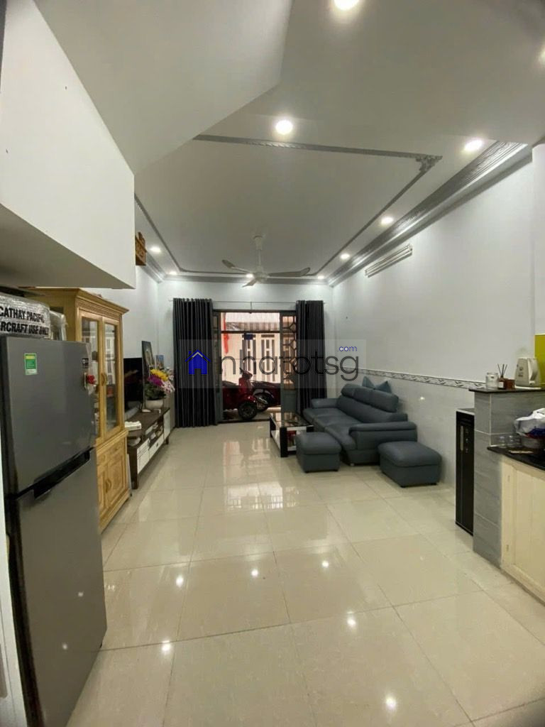 Vị trí đẹp, hẻm ba gác, sát mặt tiền, khu dân trí cao, an ninh, yên tĩnh, sát nhà ga T3, Metro số 2.