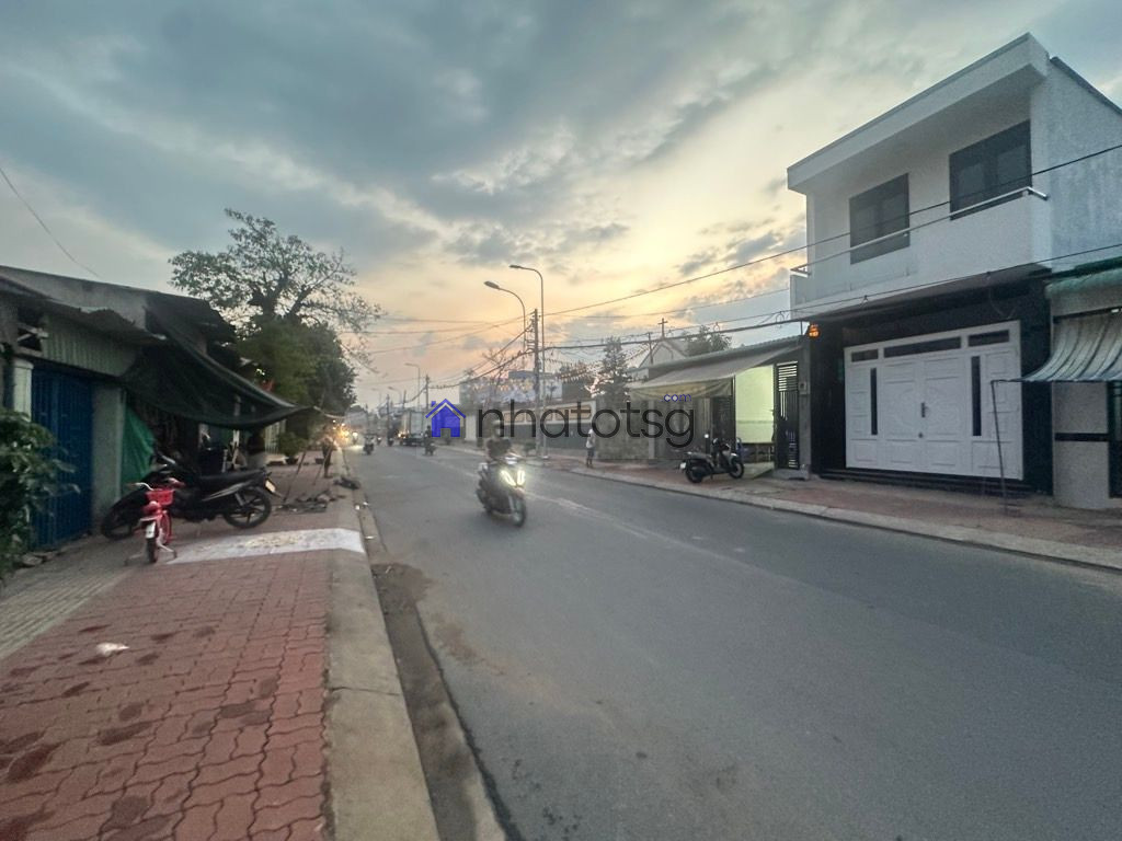 NHÀ MẶT TIỀN KINH DOANH TRƯỚC SAU - NGANG 5M - 2 TẦNG.