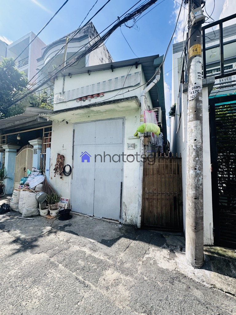 HẺM Ô TÔ ĐẬU CỬA - NHÀ CẤP 4 TIỆN XÂY MỚI - CÓ 4 PHÒNG CHO THUÊ THU NHẬP GẦN 10TR/THÁNG