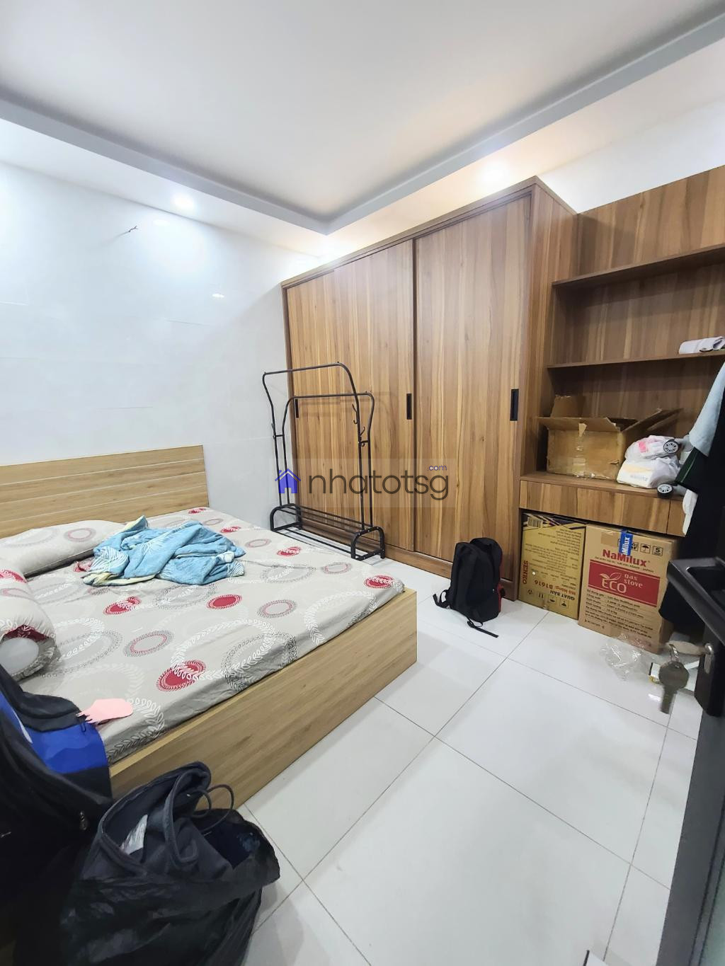 NHÀ ĐẸP LUNG LINH 5 TẦNG_ XE HƠI VÀO NHÀ _ DÂN TRÍ TỐT.